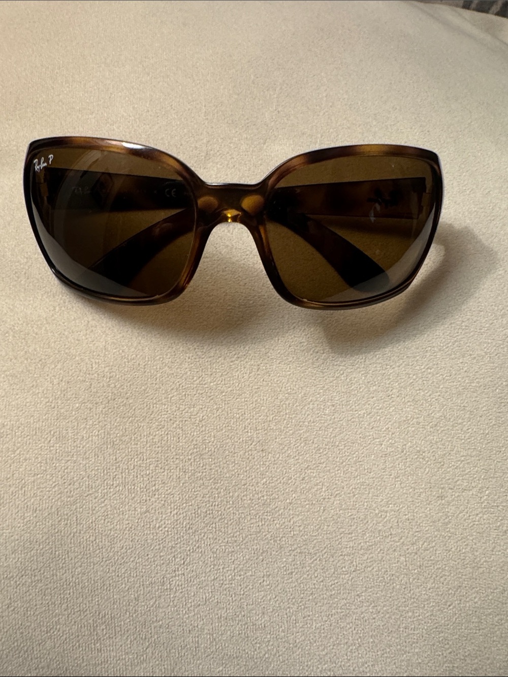 Ray-Ban Women's Brown Tortoise Oversized Frame Sunglasses